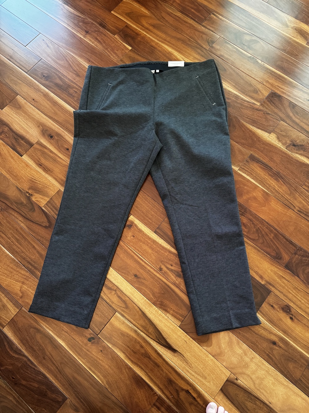 Chico's Juliet Slimming Ankle Pant  NWT  size 18 (Chico's 3.5)